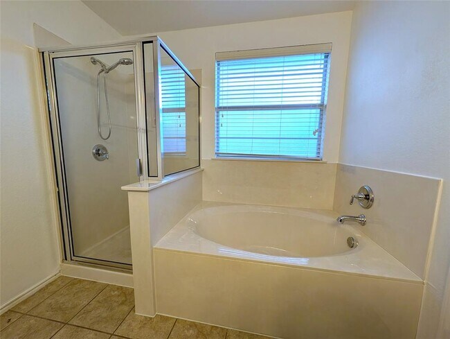 Building Photo - 5521 Adair Dr