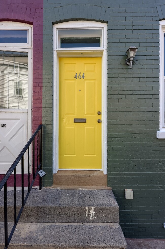 Building Photo - 464 Lafayette St