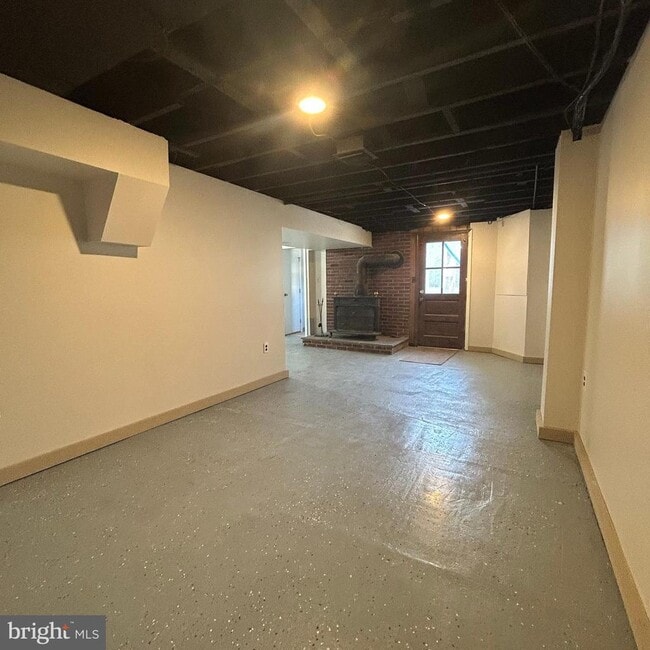 Building Photo - 379 Dehaven St