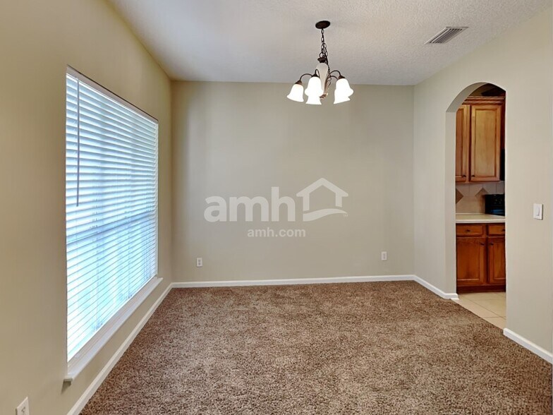 Building Photo - 625 S Tree Garden Dr