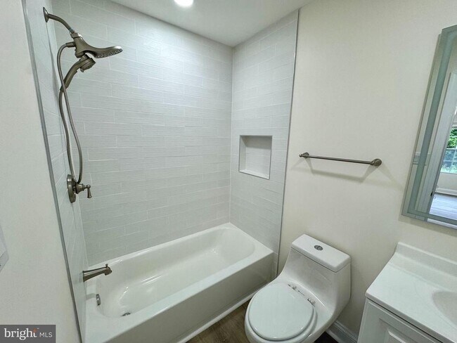 Building Photo - 1142 Windemere Ct