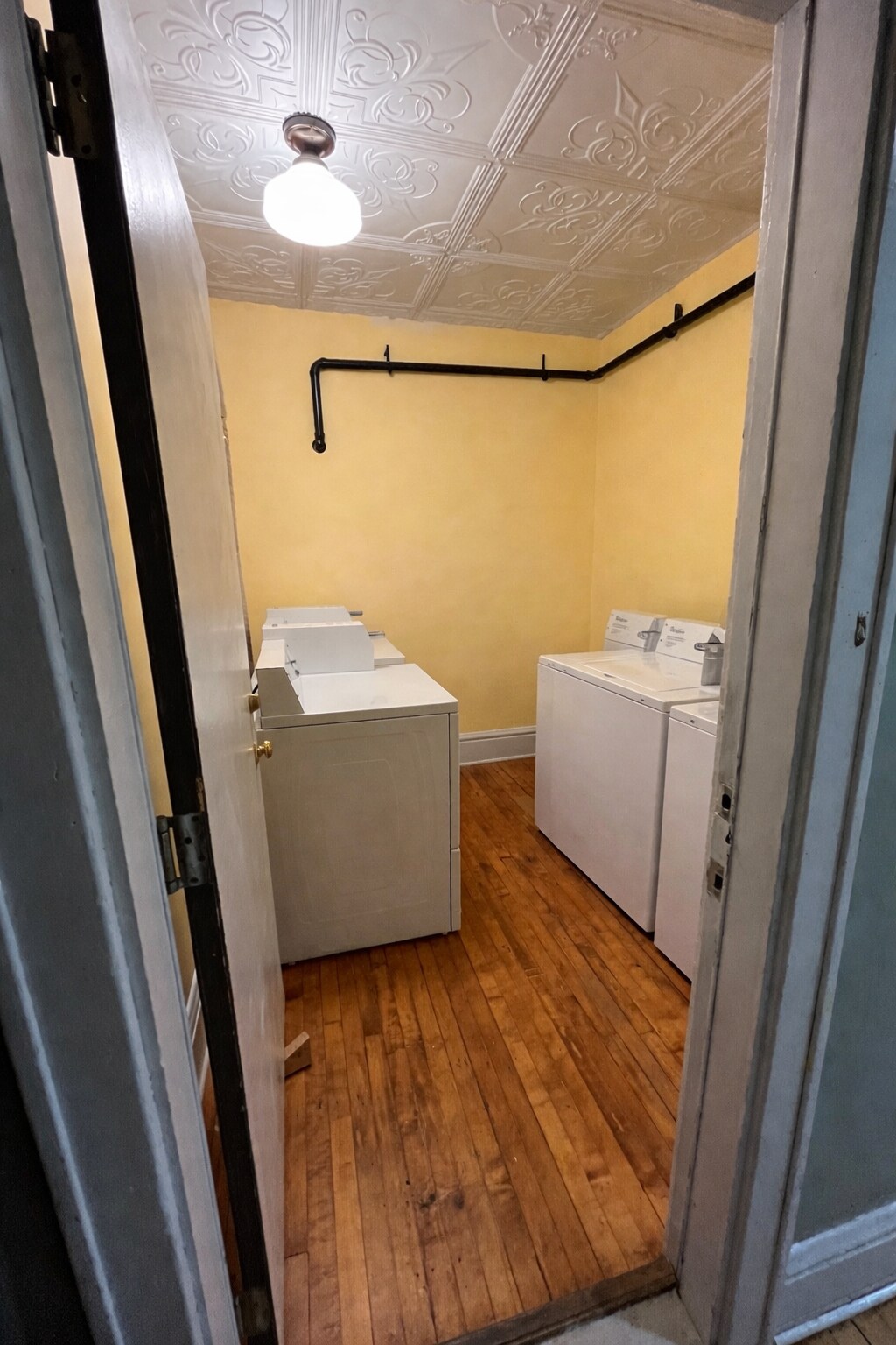 Building Photo - 415 E Saint Germain St