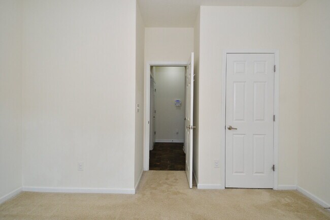 Building Photo - Spacious 5-bedroom, 3 full bath home in the Greenwood/Clark Pleasant area