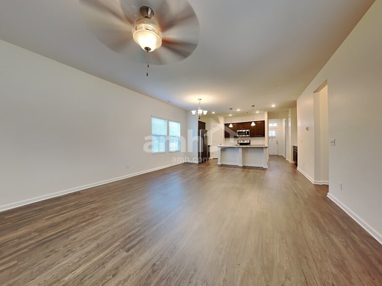 Building Photo - 309 Dogwood Cir