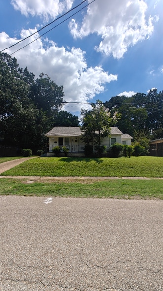 Primary Photo - 709 Poplar Ave