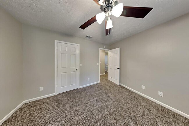 Building Photo - 141 Orchard Dr