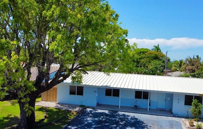 Building Photo - 1941 NE 51st Ct