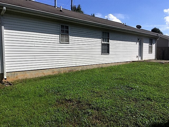 Building Photo - 7809 Bill Keaton Dr