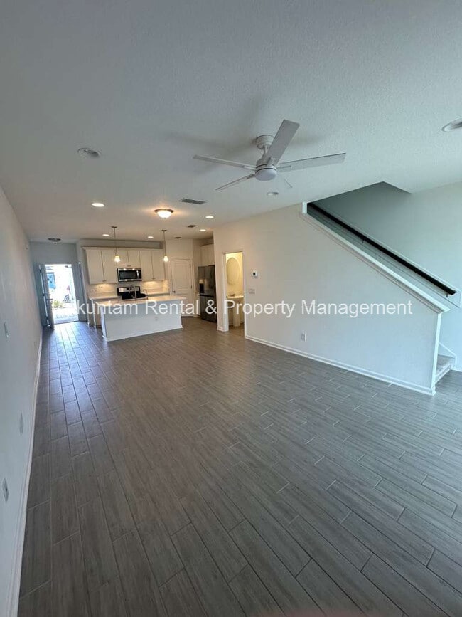 Building Photo - 234 Brandon Lks Dr