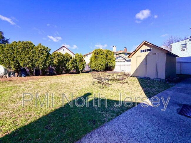 Building Photo - 227 Washington Ave