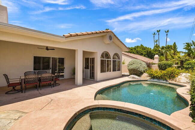 Building Photo - 47210 Heliotrope Dr