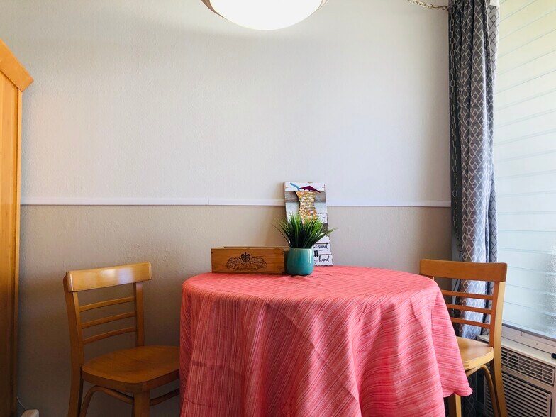 Unit#1516 - 445 Seaside Ave