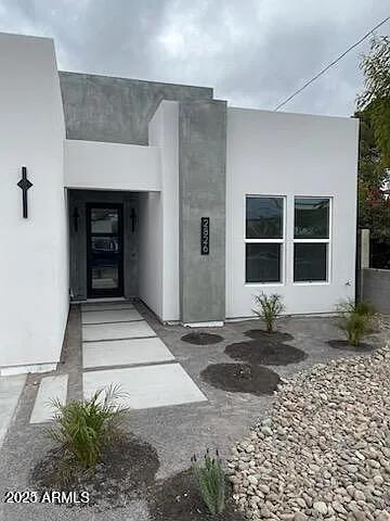 Building Photo - 2826 N 28th Pl