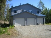 Building Photo - 3111 N Edgewater Dr