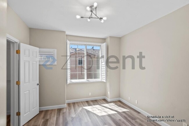 Building Photo - 727 Northrup St