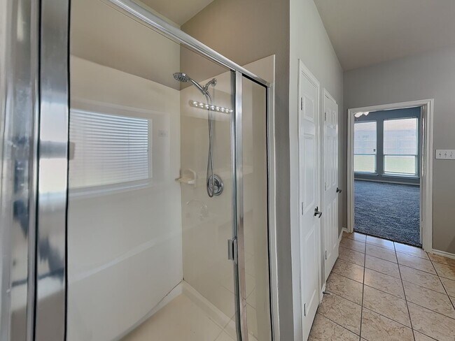 Building Photo - READY NOW! Captivating home on a cul-de-sac in Summer Creek Ranch!