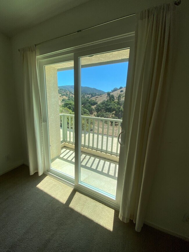 Building Photo - For Rent – Spacious Las Palmas II Home