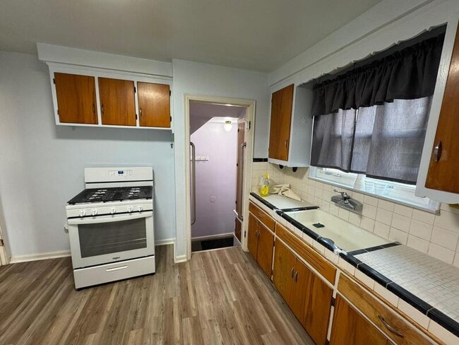 Building Photo - 21029 Blackmar Ave