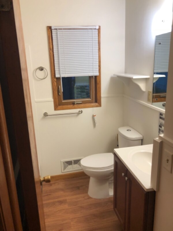 Building Photo - 538 Van Buren Ave