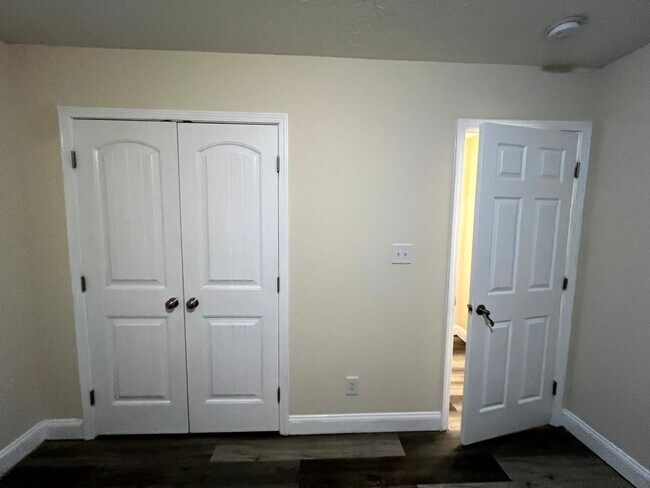 Building Photo - 2458 Market Hill Dr