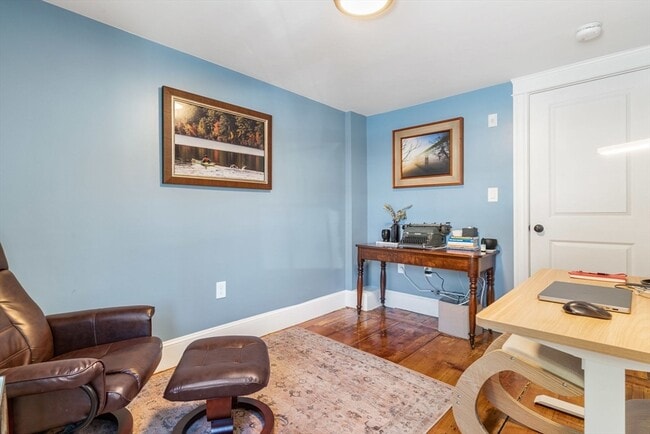 Building Photo - 8 Osborne St