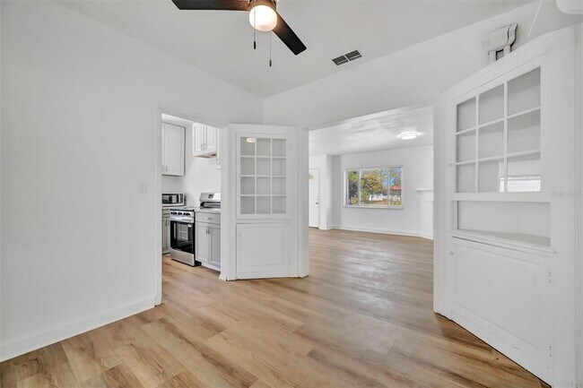 Building Photo - 6348 7th Ave N