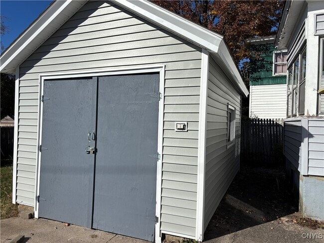 Building Photo - 204 E Bloomfield St