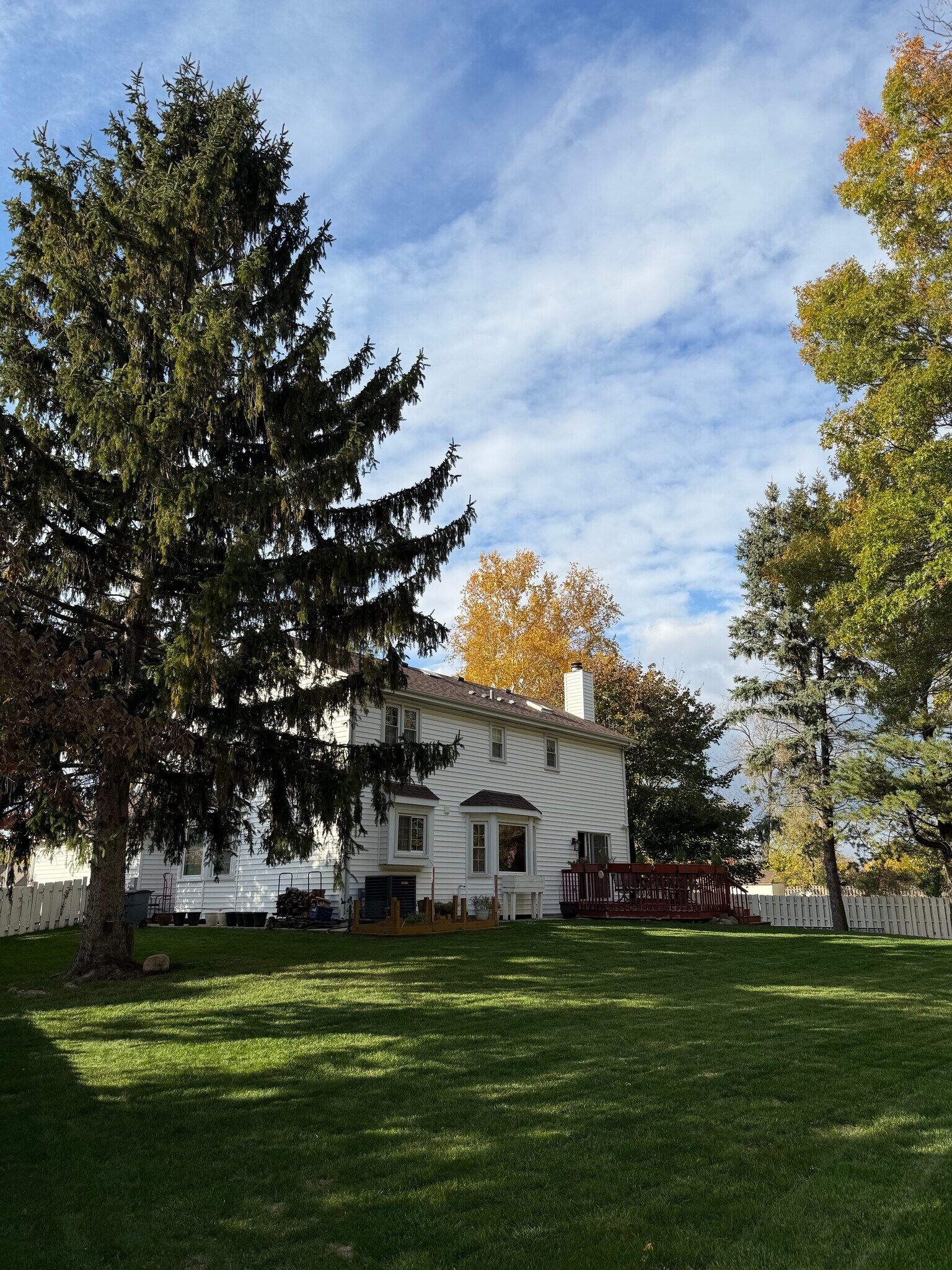 Building Photo - 284 Washo Dr