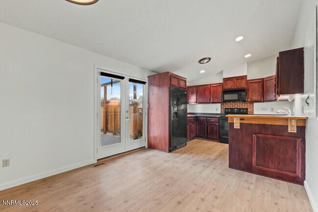 Building Photo - 1880 Becky Ct