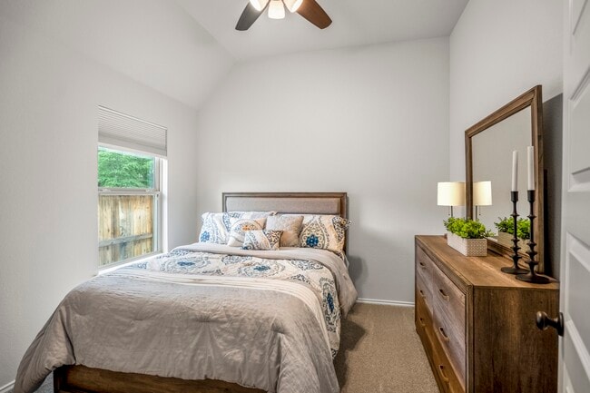 Building Photo - 334 Topper Pines Dr