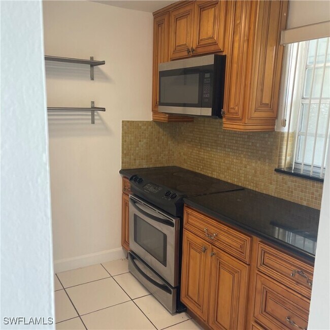 Building Photo - 3527 NE 168th St