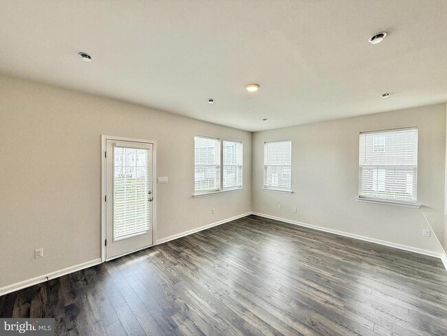 Building Photo - 200 Mazzeo Dr