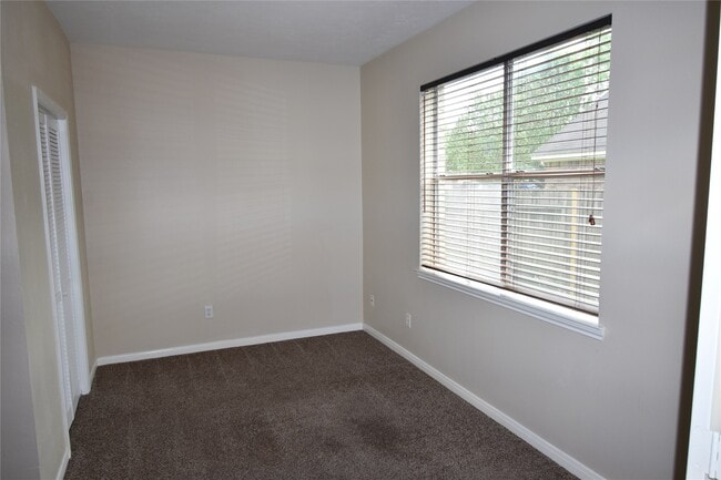 Building Photo - 21147 Covington Bridge Ln