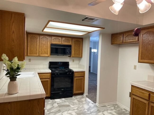 Building Photo - Jess Ranch 55+ Gated Community Apple Valley