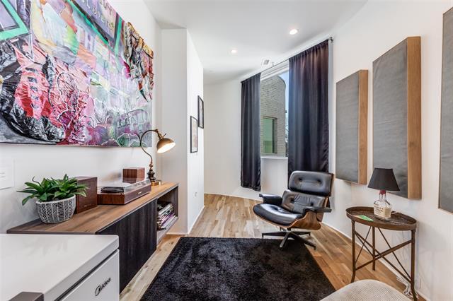 Building Photo - 308 Blackland Ct