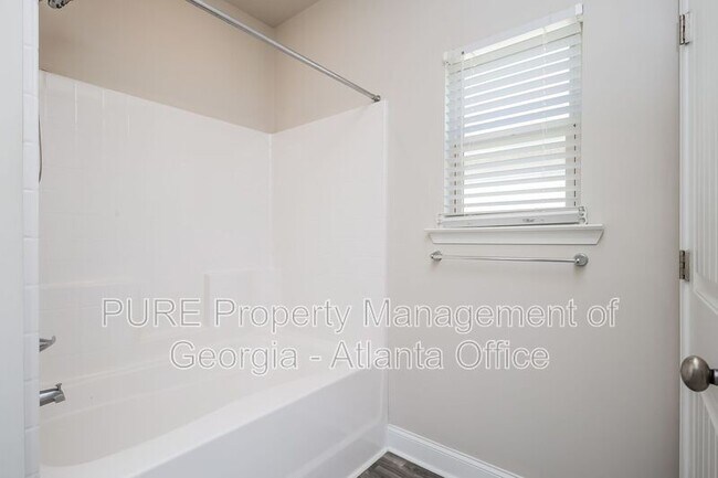 Building Photo - 155 Mandy Ln