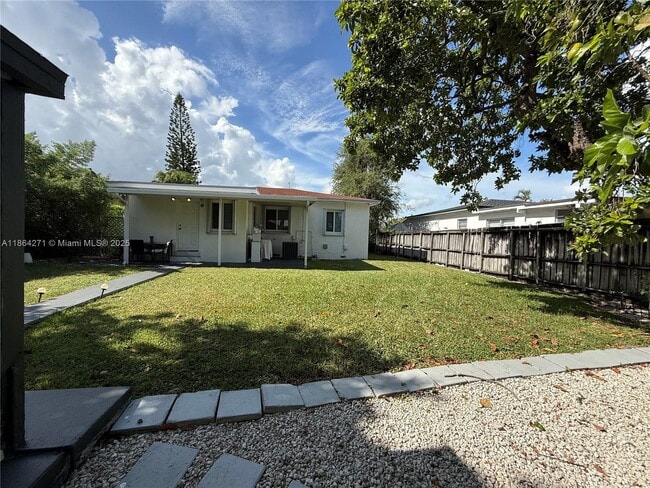 Building Photo - 6110 Coral Wy