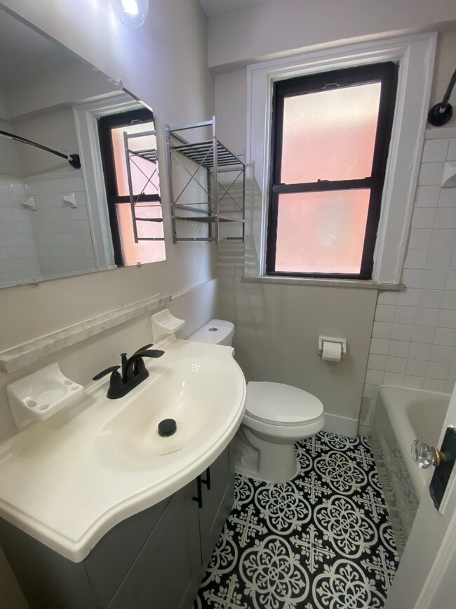 Building Photo - 5616 Pershing Ave