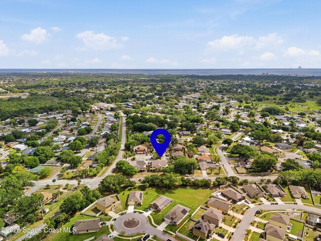 Building Photo - 2605 S Park Ave