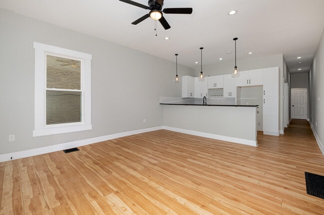 Building Photo - 1026 Orchard St