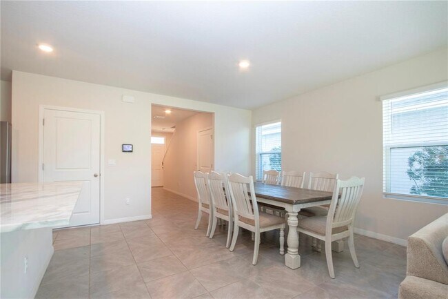 Building Photo - 3513 Hilltop Cir