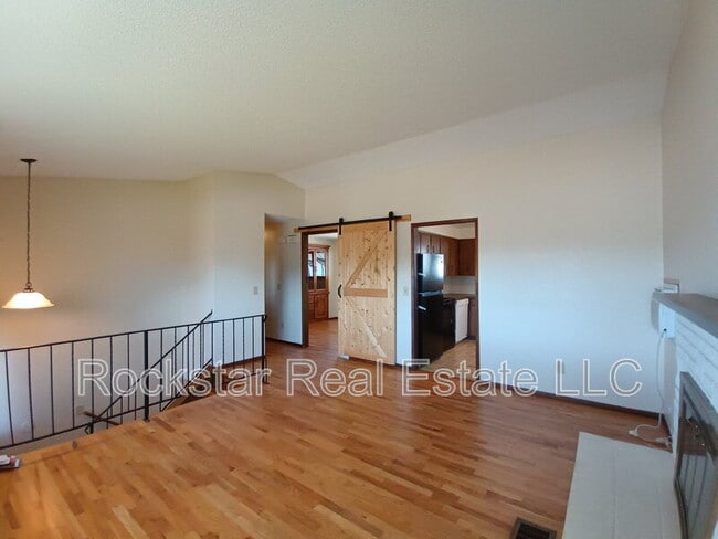 Building Photo - 537 E Garland Ave
