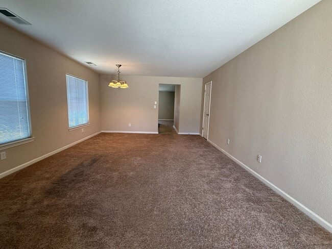 Building Photo - Charming 3 Bed / 2 Bath Single-Story Home in Reno ( off Military Rd)