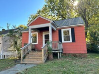 Building Photo - Cozy 2 Bedroom Home in Manchester Availabl...