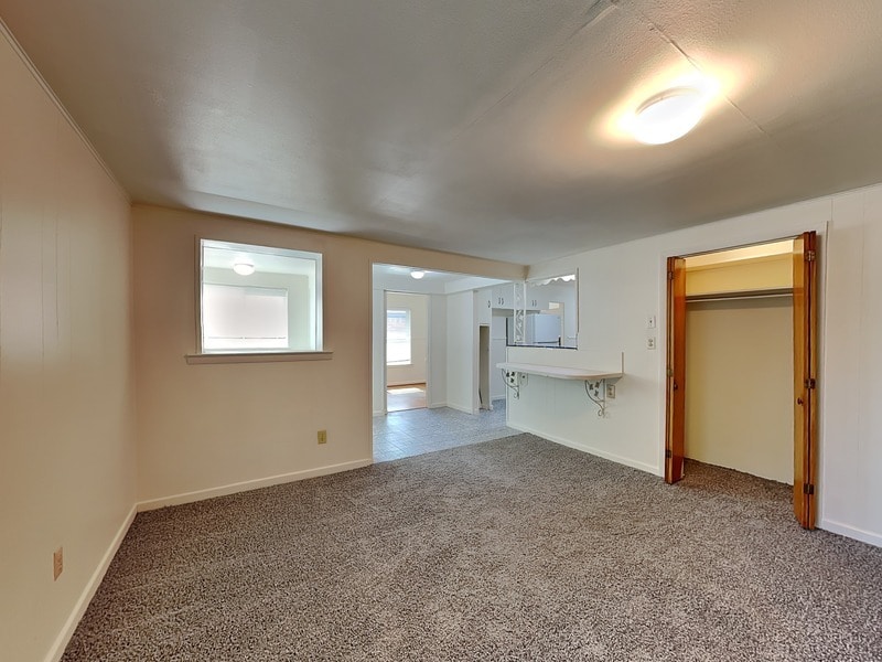 Building Photo - 2102 Elmwood Blvd