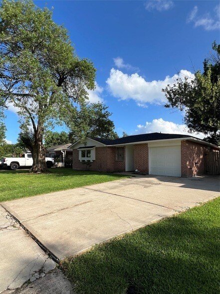 Building Photo - 5023 Ridgestone St