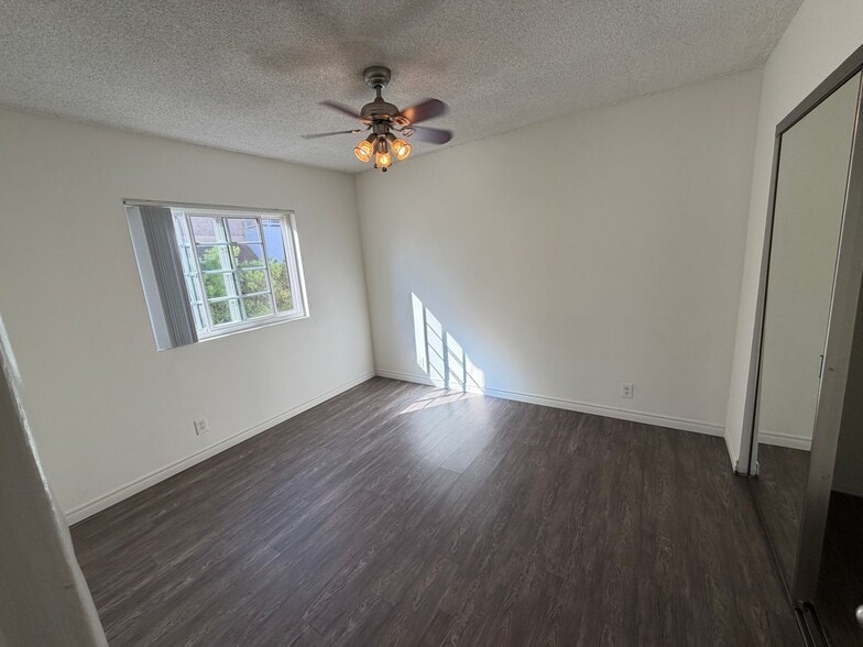 Building Photo - 3728 S Bentley Ave