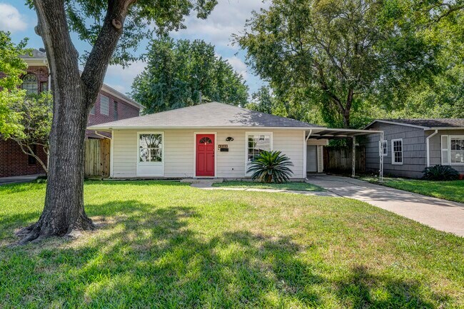 Primary Photo - 4909 Cedar St