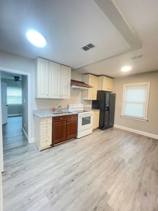 Building Photo - Price Reduction on this Newly Remodeled Ho...