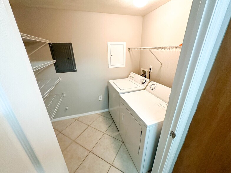 Building Photo - 6530 Emerald Dunes Dr